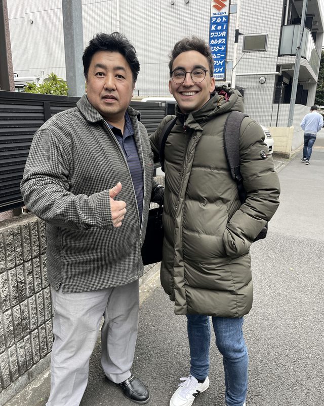 Carlos Galan durante su viaje a Japon